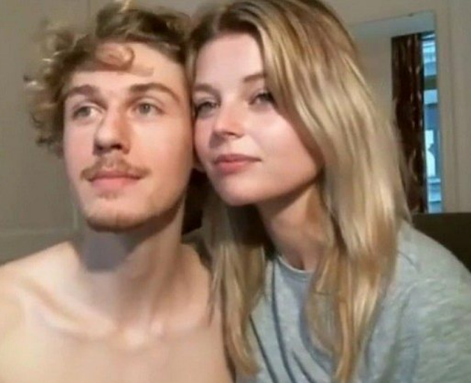 Live Couple